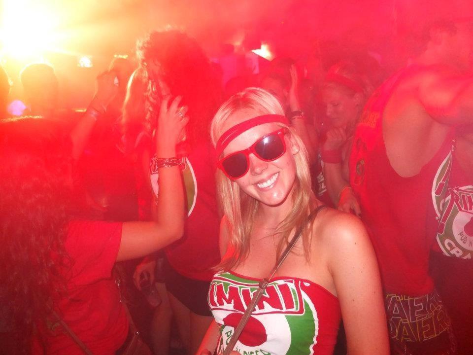 Sunflower Beach Backpacker Hostel & Bar Rimini Esterno foto