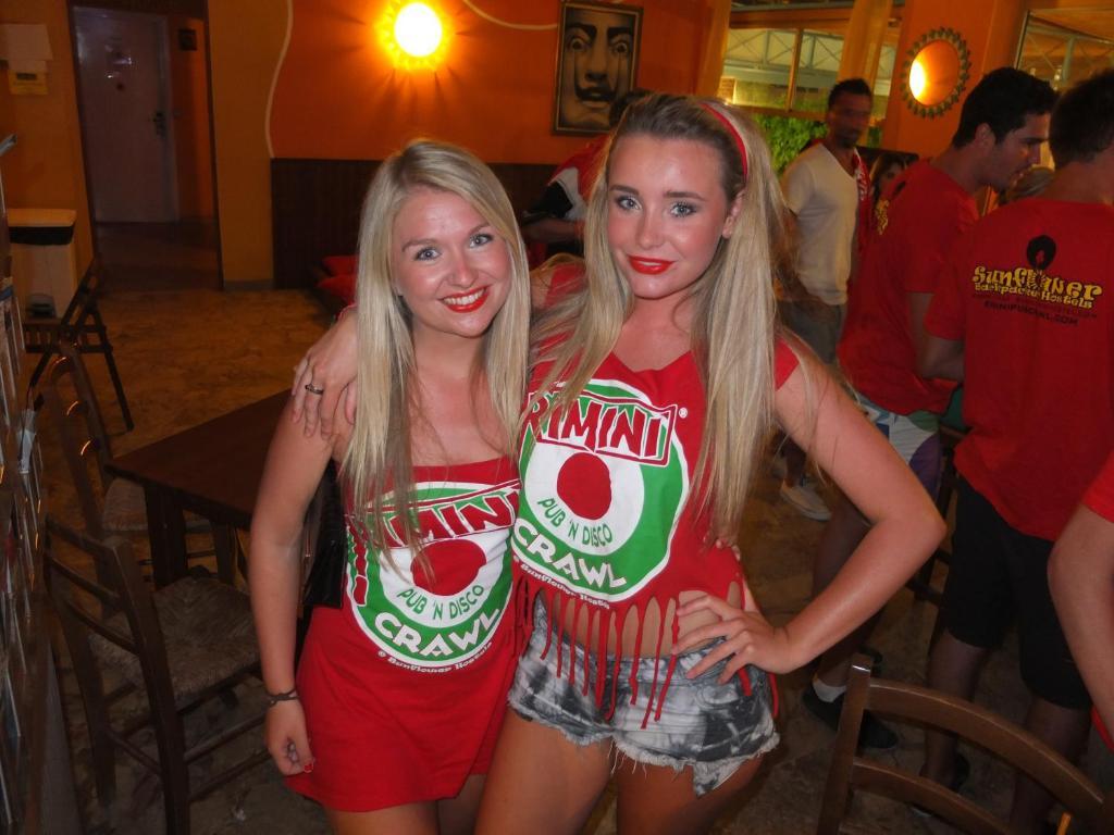 Sunflower Beach Backpacker Hostel & Bar Rimini Esterno foto