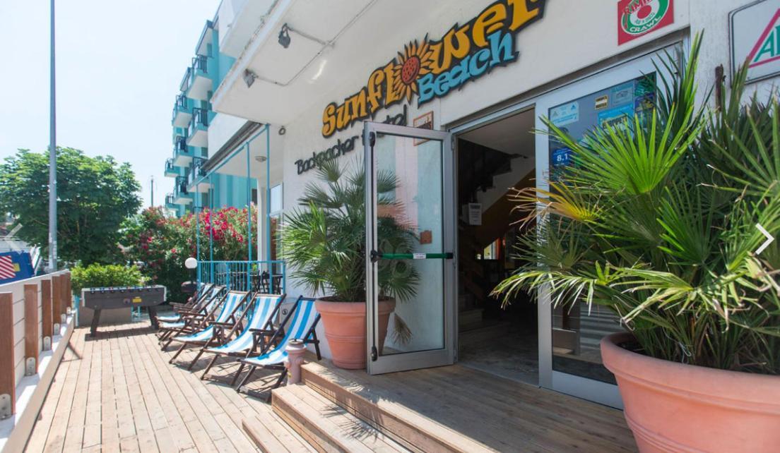 Sunflower Beach Backpacker Hostel & Bar Rimini Esterno foto